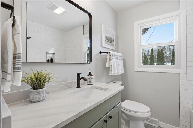 1314 Debra Lane, Madison, WI 53704