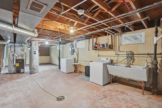 1314 Debra Lane, Madison, WI 53704