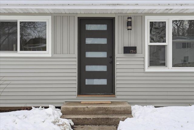 1314 Debra Lane, Madison, WI 53704