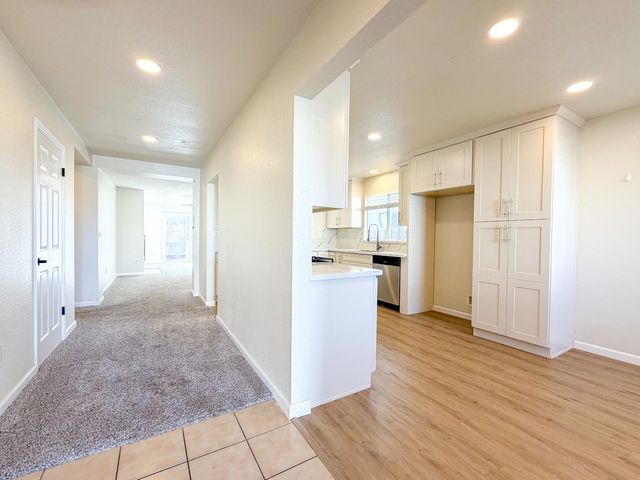 7948 Cavalier Way, Sacramento, CA 95832