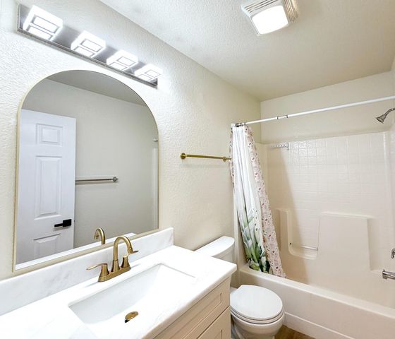 7948 Cavalier Way, Sacramento, CA 95832