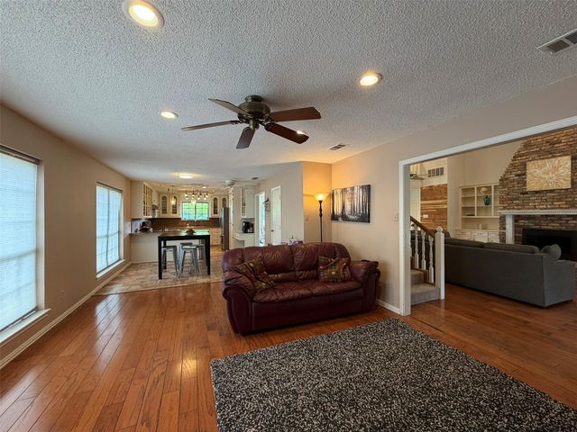 2559 Blackberry Drive, Richardson, TX 75082