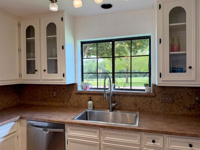 2559 Blackberry Drive, Richardson, TX 75082