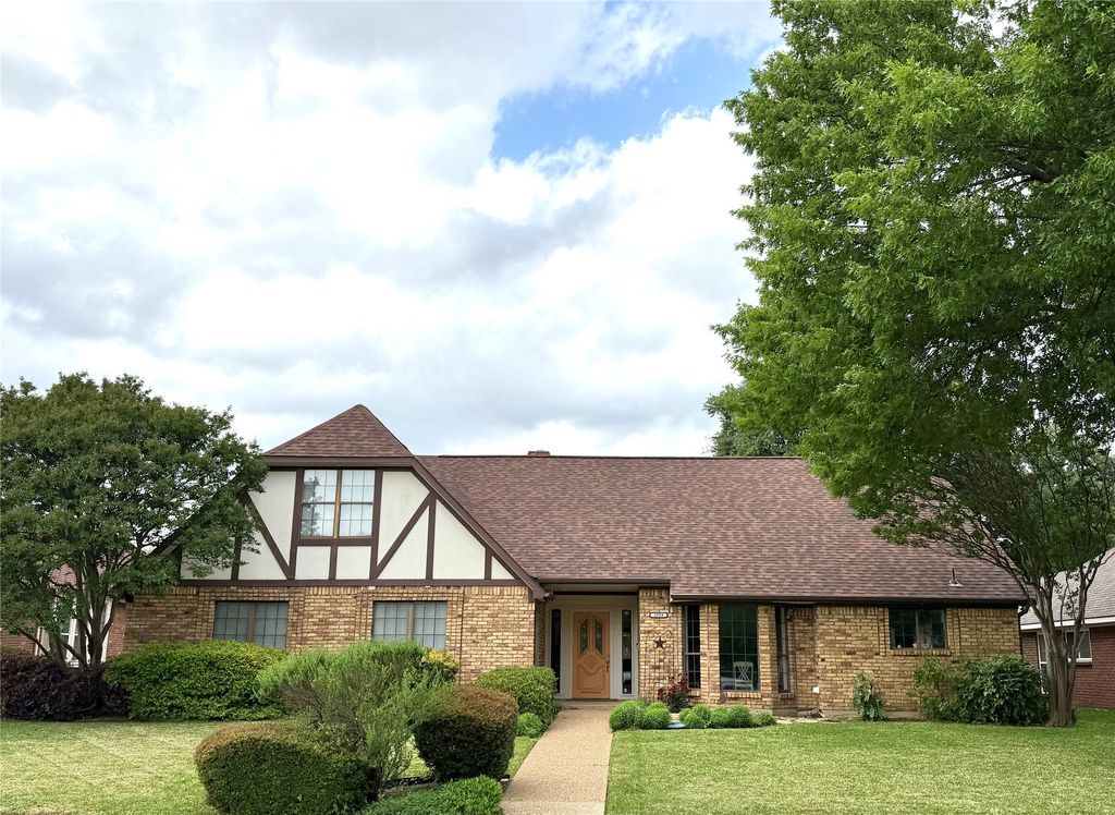 2559 Blackberry Drive, Richardson, TX 75082