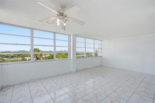 11930 N Bayshore Dr 609, North Miami, FL 33181