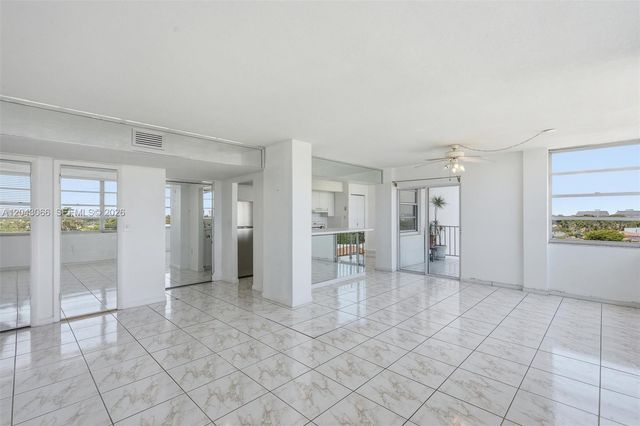 11930 N Bayshore Dr 609, North Miami, FL 33181