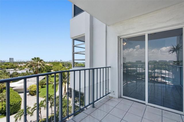 11930 N Bayshore Dr 609, North Miami, FL 33181