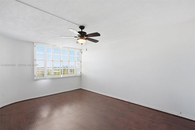 11930 N Bayshore Dr 609, North Miami, FL 33181