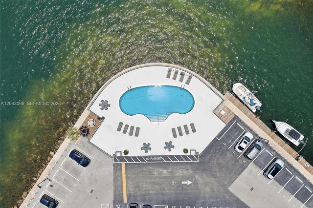 11930 N Bayshore Dr 609, North Miami, FL 33181