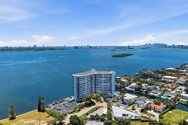11930 N Bayshore Dr 609, North Miami, FL 33181