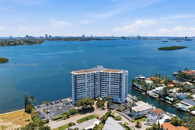 11930 N Bayshore Dr 609, North Miami, FL 33181