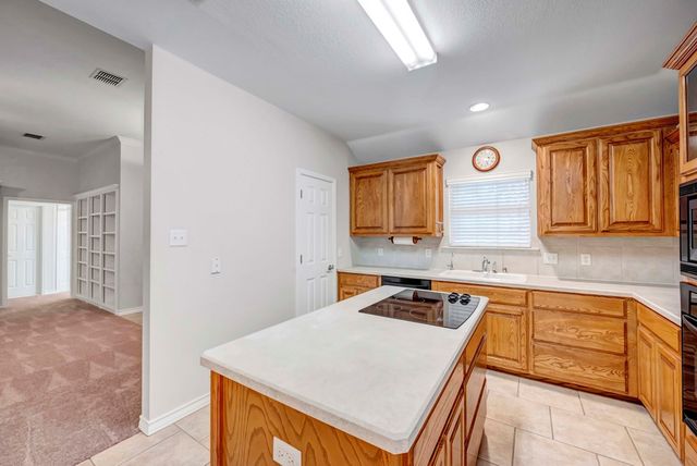 5621 Llano, Midland, TX 79707