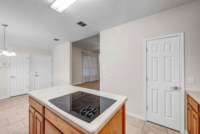 5621 Llano, Midland, TX 79707