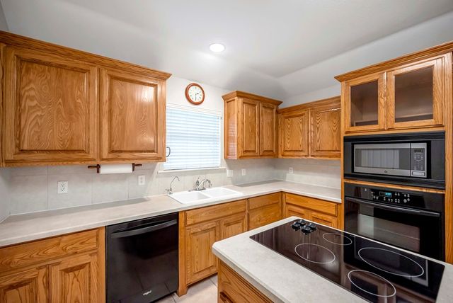 5621 Llano, Midland, TX 79707