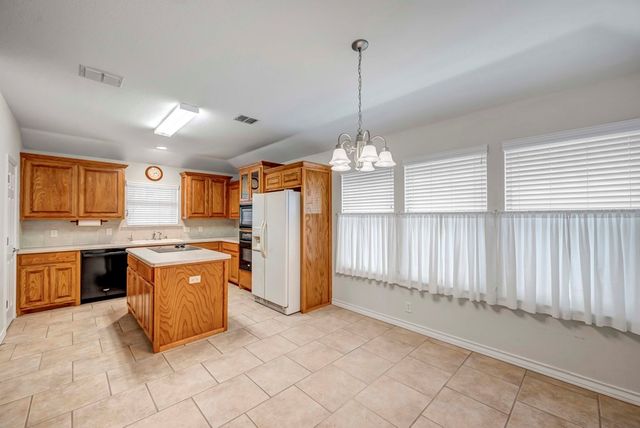 5621 Llano, Midland, TX 79707