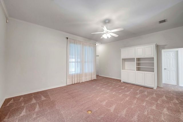 5621 Llano, Midland, TX 79707