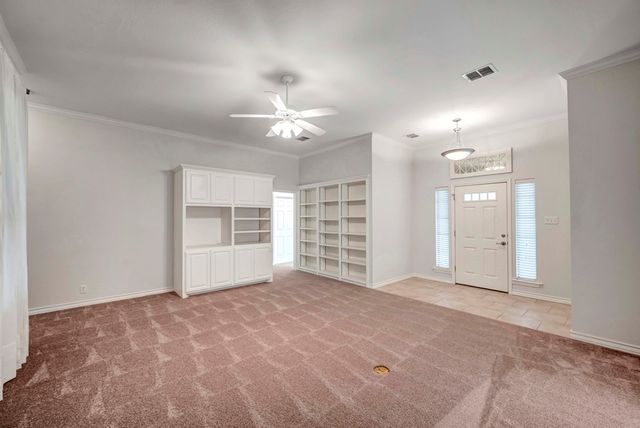 5621 Llano, Midland, TX 79707