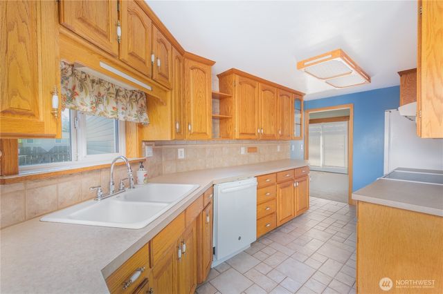 4121 N 18th Street, Tacoma, WA 98406