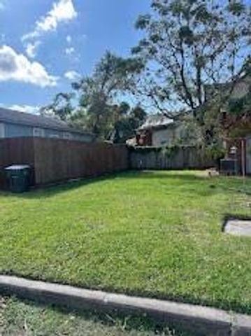1205 29th, Galveston, TX 77550