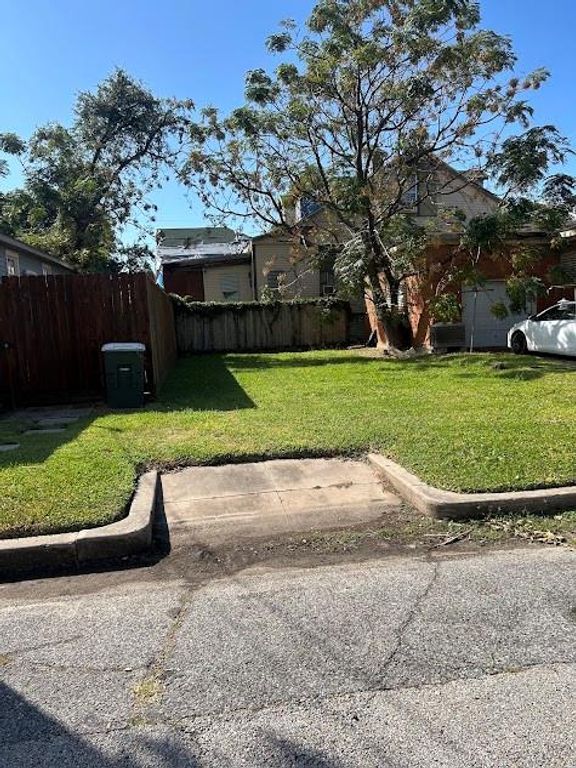 1205 29th, Galveston, TX 77550