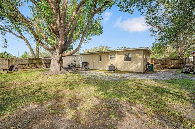 9064 93RD STREET, Seminole, FL 33777