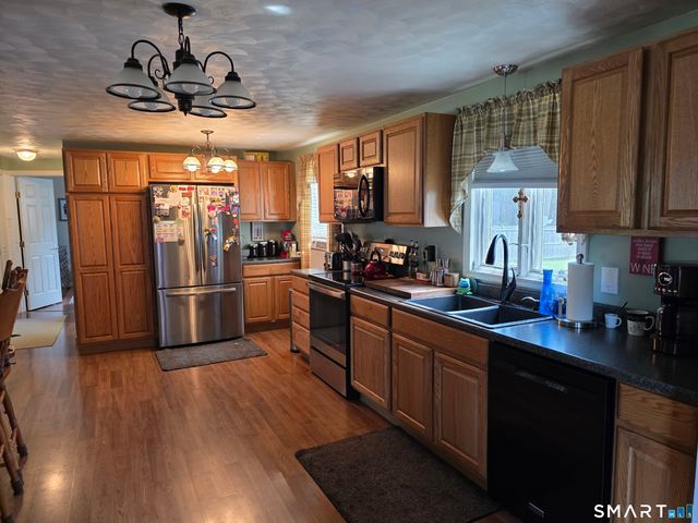 15 Van Buren Road, Enfield, CT 06082