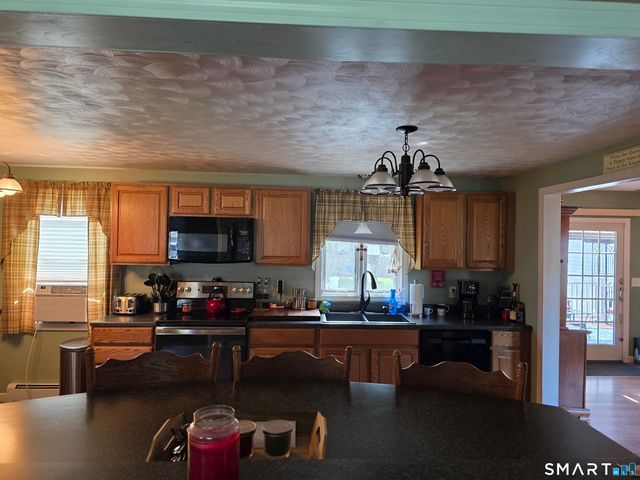 15 Van Buren Road, Enfield, CT 06082