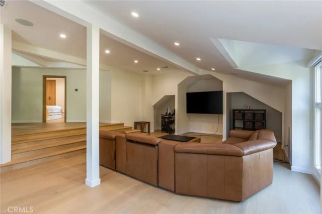 6512 Firmament, Van Nuys, CA 91406