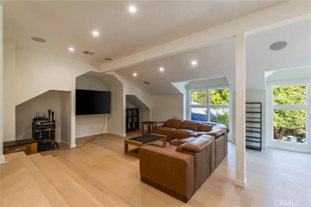 6512 Firmament, Van Nuys, CA 91406