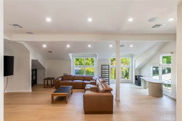 6512 Firmament, Van Nuys, CA 91406