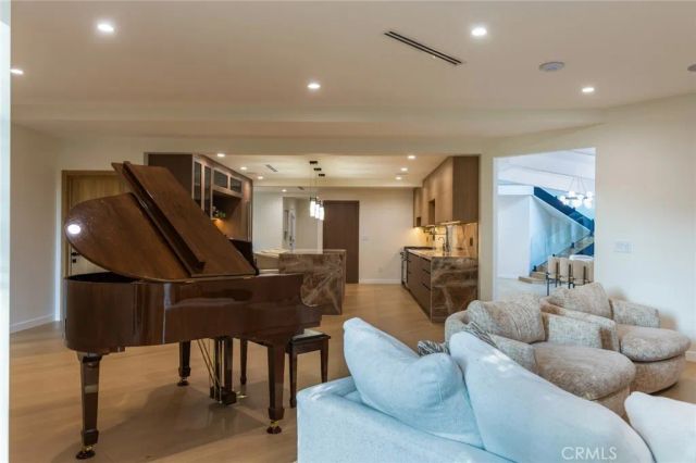 6512 Firmament, Van Nuys, CA 91406