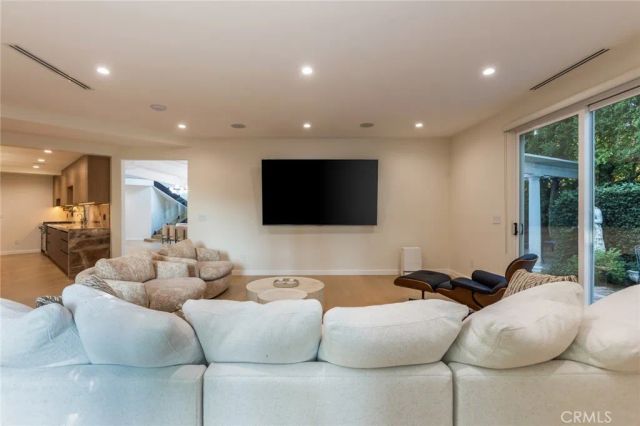 6512 Firmament, Van Nuys, CA 91406