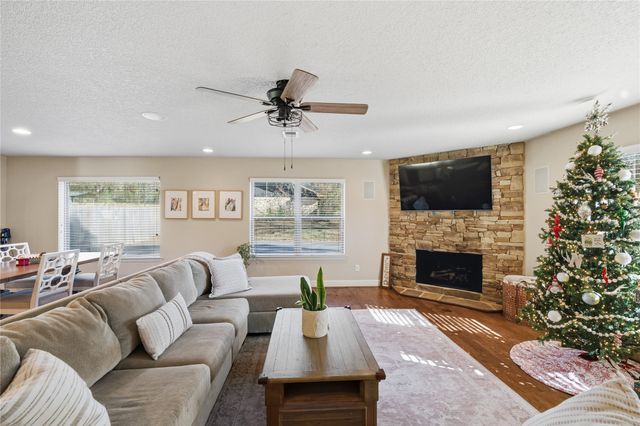 6910 Fm 2494, Athens, TX 75751