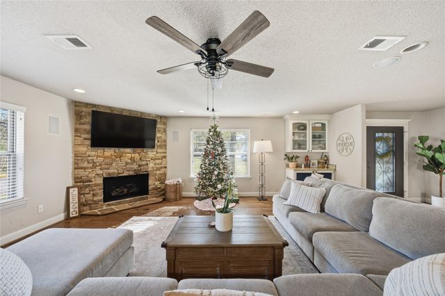 6910 Fm 2494, Athens, TX 75751