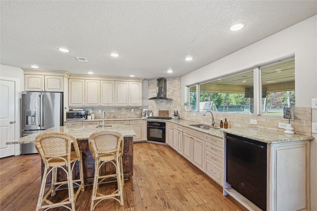 6910 Fm 2494, Athens, TX 75751