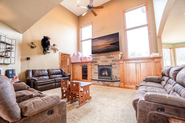 294 57th Avenue NE, Willmar, MN 56201