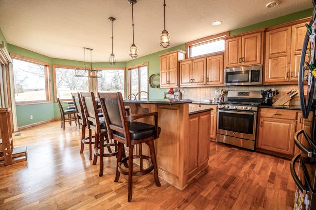 294 57th Avenue NE, Willmar, MN 56201