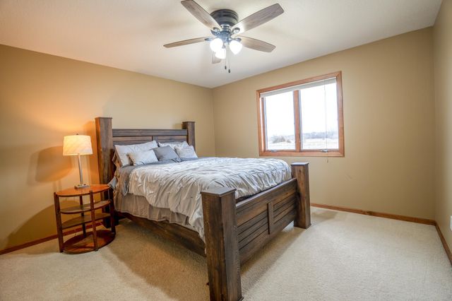 294 57th Avenue NE, Willmar, MN 56201