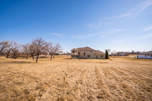 294 57th Avenue NE, Willmar, MN 56201