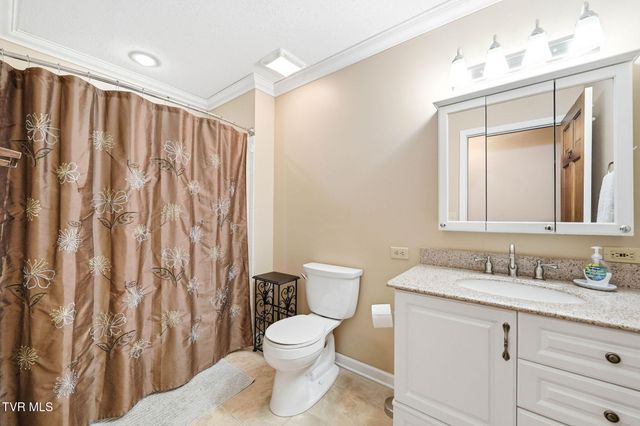 914 Ridgecrest Road, Johnson City, TN 37604
