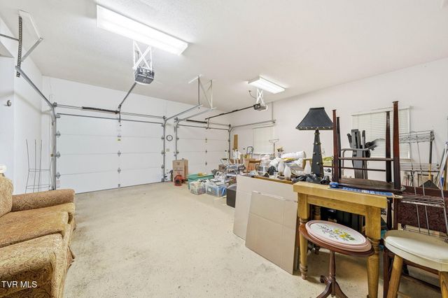 914 Ridgecrest Road, Johnson City, TN 37604