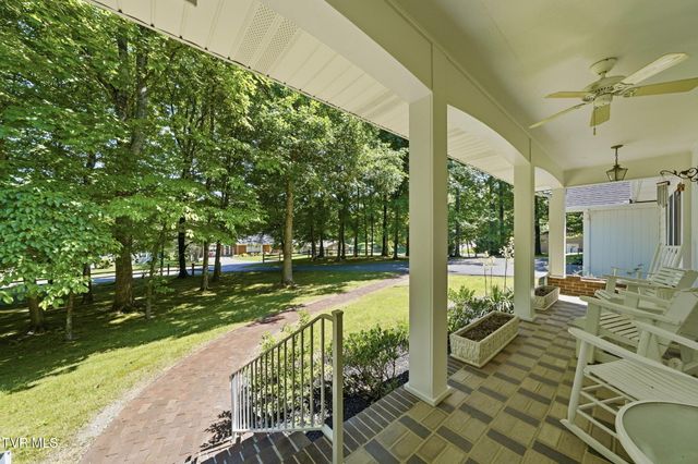914 Ridgecrest Road, Johnson City, TN 37604