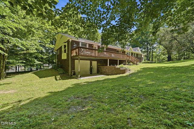914 Ridgecrest Road, Johnson City, TN 37604