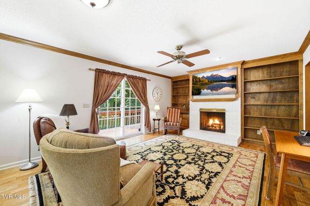 914 Ridgecrest Road, Johnson City, TN 37604