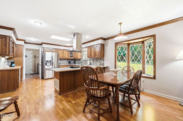 914 Ridgecrest Road, Johnson City, TN 37604