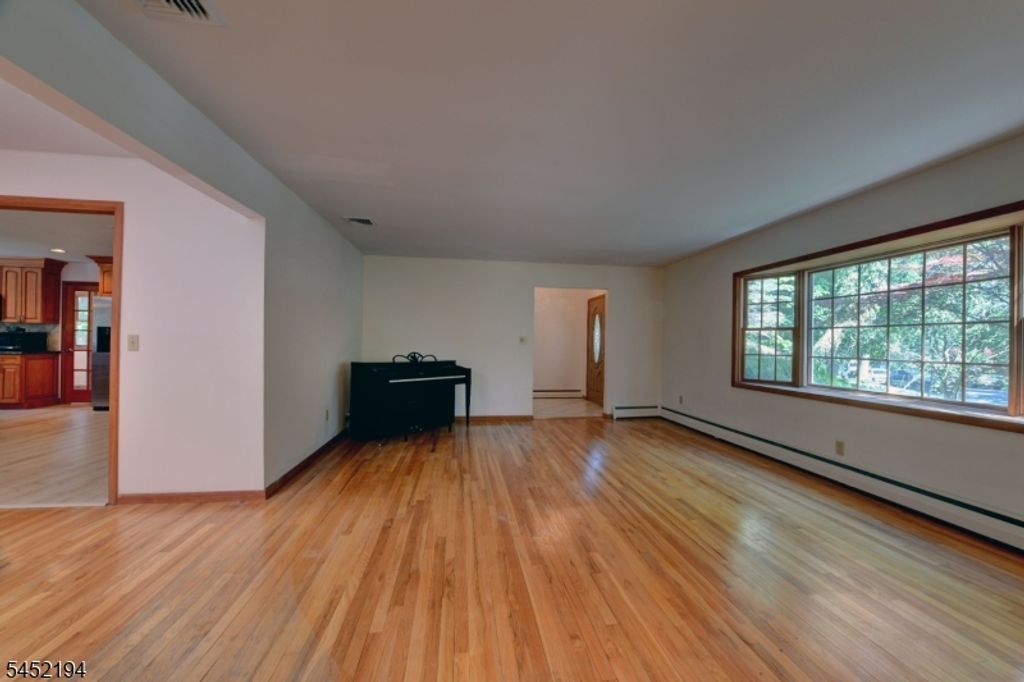 34 Knoll Rd, Wayne Twp., NJ 07470 — photo 2