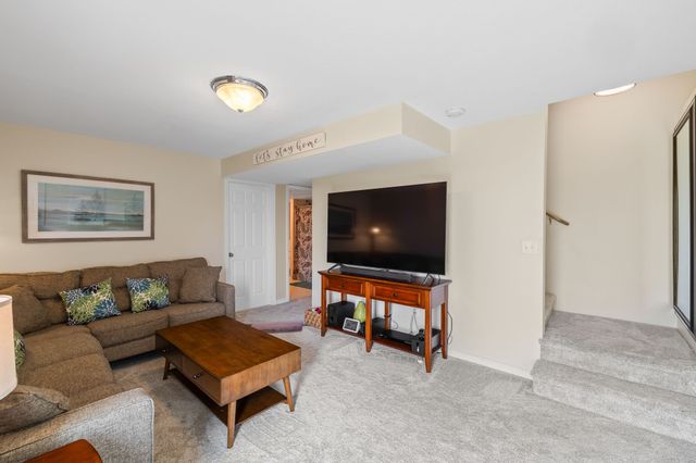 4506 146th Street, Urbandale, IA 50323