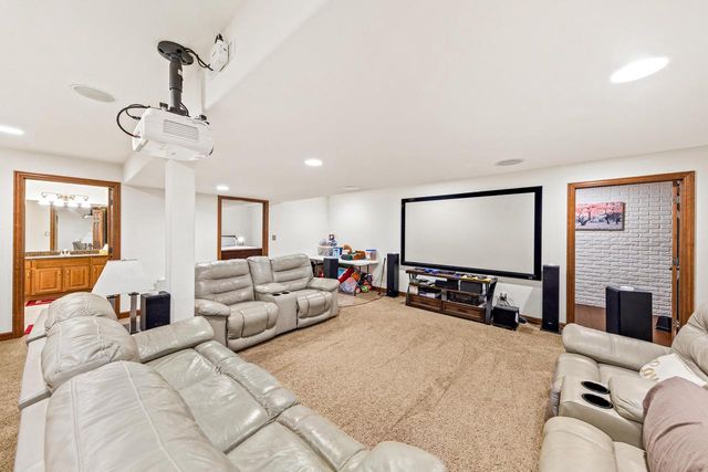 9989 31st STREET, Franklin, WI 53132