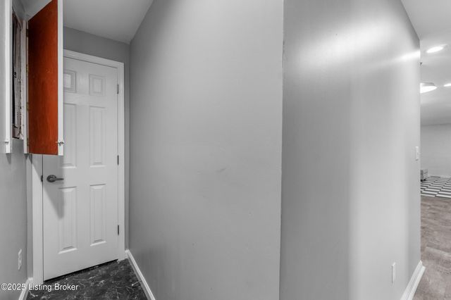 481 Meadow Lake Dr, Taylorsville, KY 40071