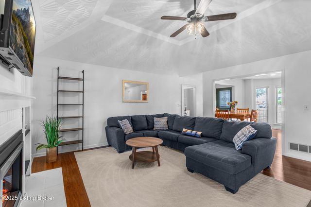 481 Meadow Lake Dr, Taylorsville, KY 40071